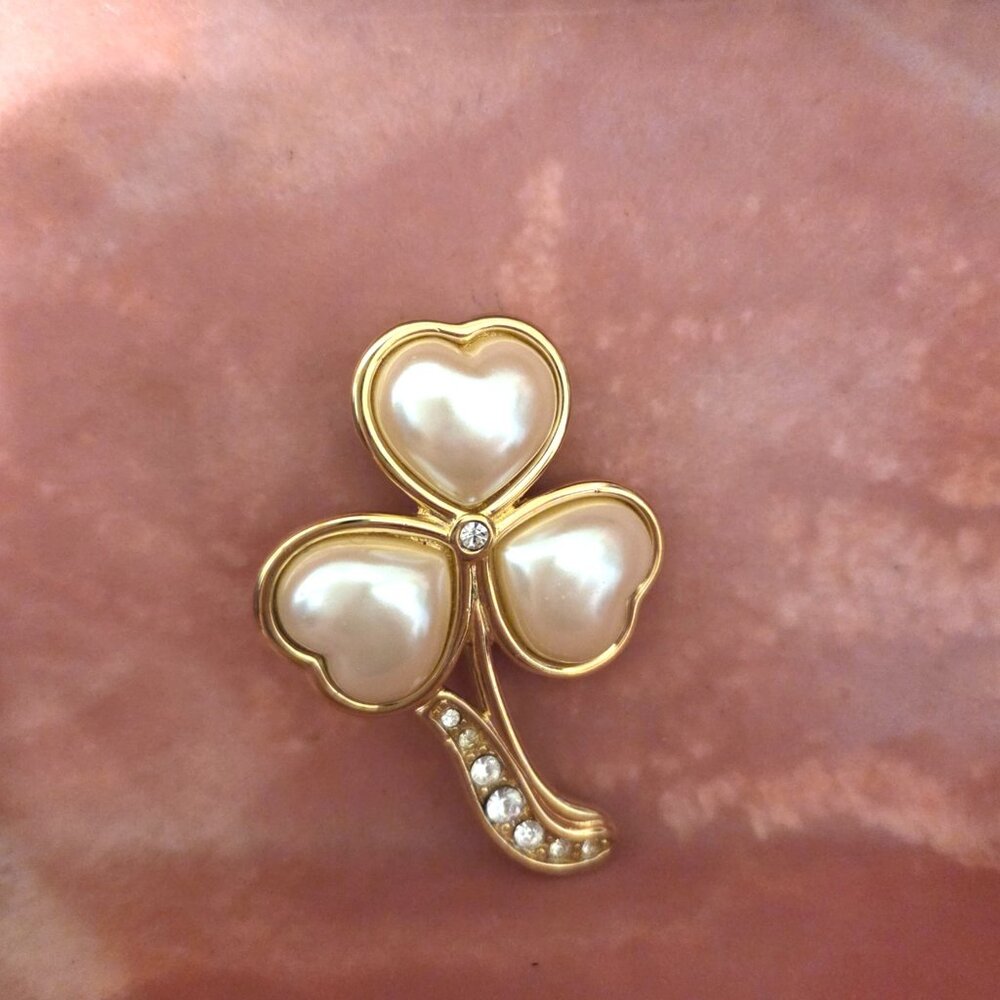 Vintage Monet 3-Leaf Clover Heart Shaped Faux Pearls Brooch - Picture 1 of 3